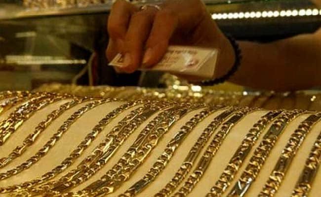 Gold Price Dips As Coronavirus-Led Restrictions Ease