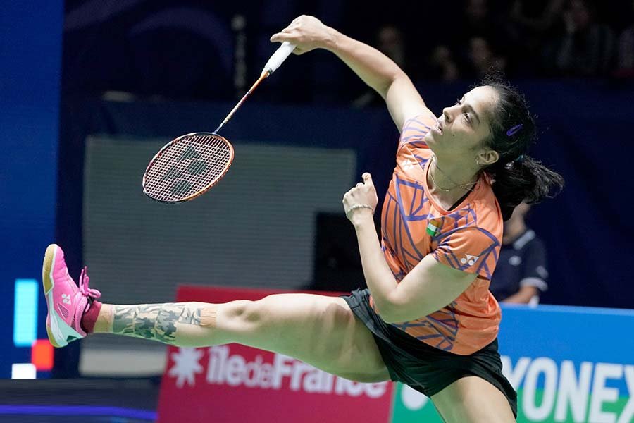 Saina Nehwal injures cool, retires injure; Indonesians compelled to withdraw