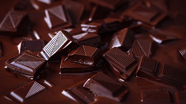 8 Healthy Reasons to Eat Dark Chocolate