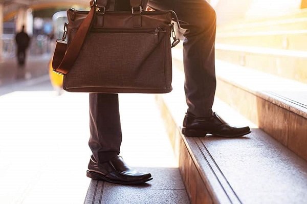 Man’s Bag For Work: Essential Items Which Need To Be In Every Man’s Office Bag