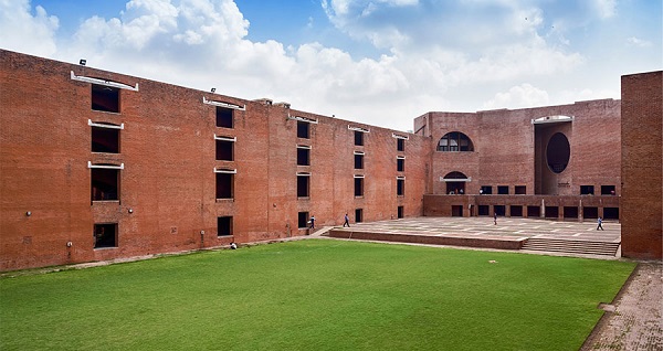 Top 10 Business Schools in India, 2021