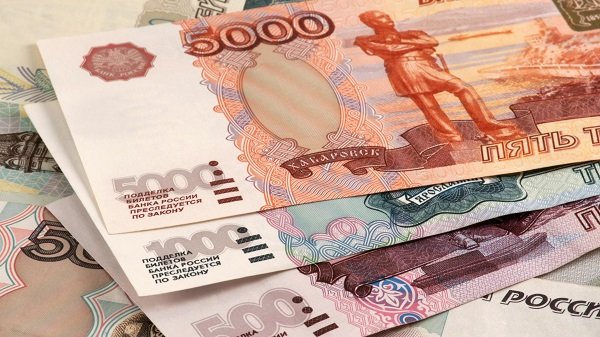 Russian Rubles Turn Into ‘Worthless’ as Allies Target Central Bank After Quick Move