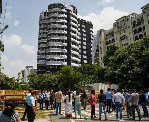 Noida Twin Towers Demolished After Court Order !