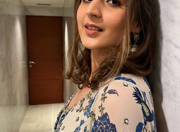 Dhvani Bhanushali Biography {2023}: Get The Read Biography!