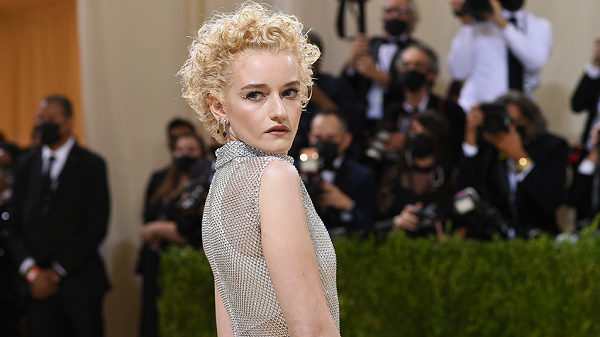 Julia Garner Net Worth