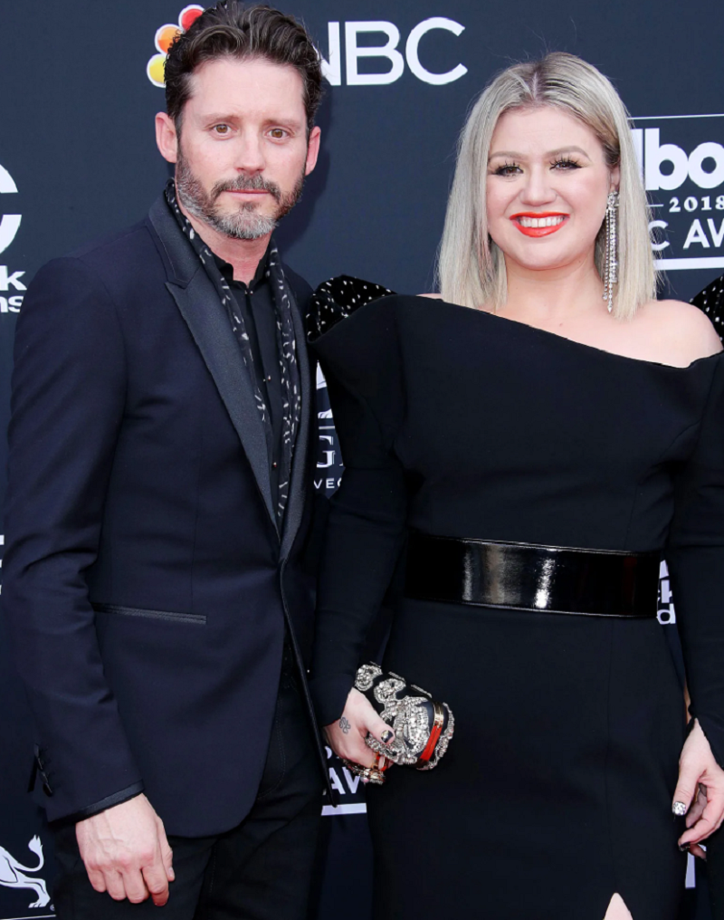 Who is Kelly Clarkson Ex Husband Related to