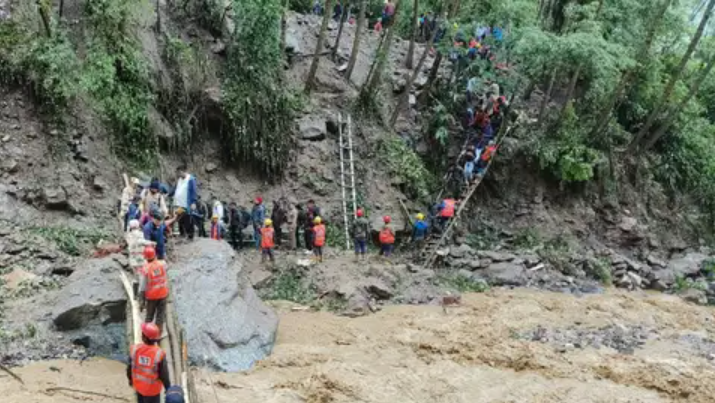 Heavy Rains in Lachung, Sikkim: 690 Tourists Airlifted In 2 Days